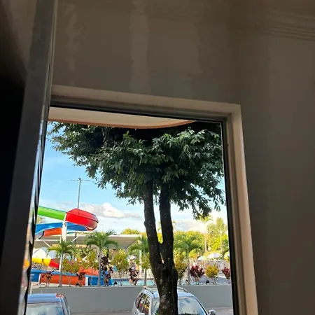 Apartamento Diroma Fiori Frente Para As Piscinas Caldas Novas Exterior photo