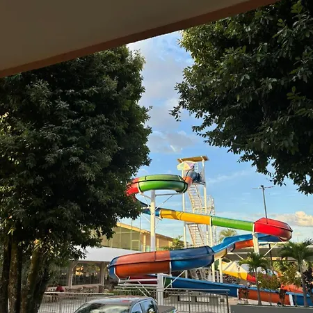 Apartamento Diroma Fiori Frente Para As Piscinas Caldas Novas Exterior photo